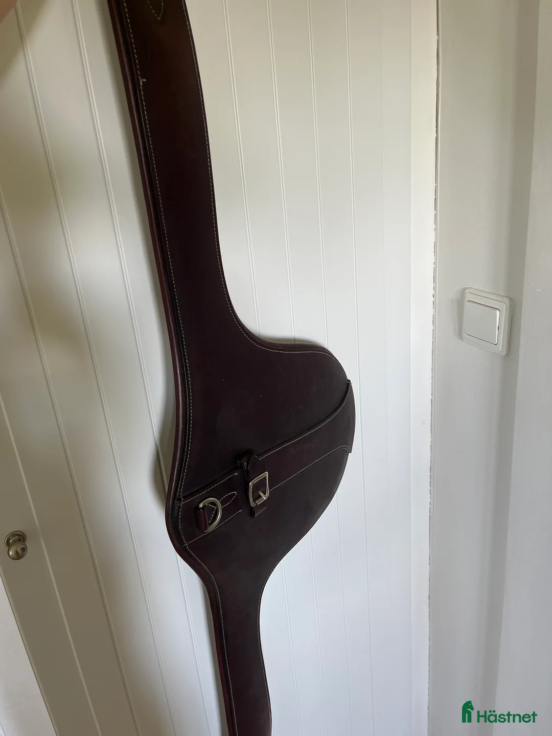 Sadeltillbehör hästutrustning till salu: Brun Magplatta  - Annons 1