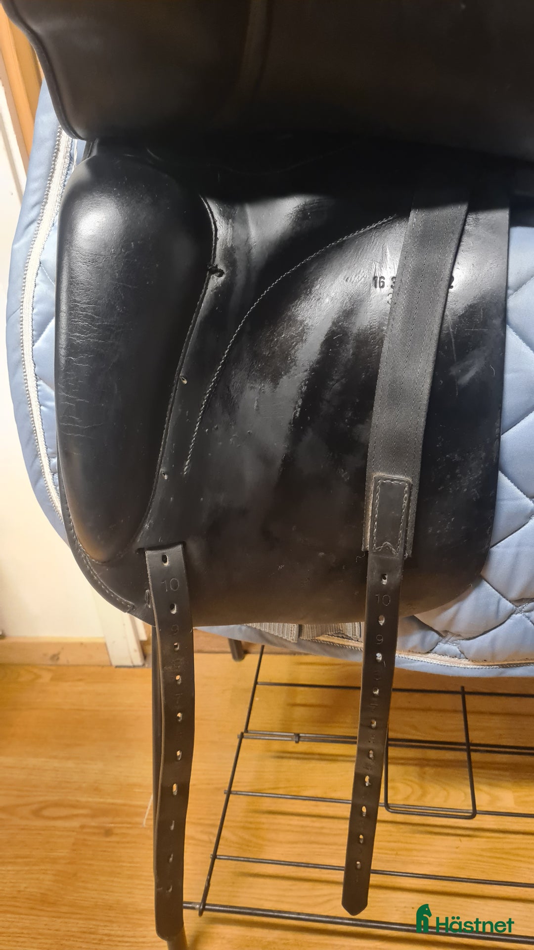 Sadlar hästutrustning till salu: Prestige Top Dressage i Hamneda - Annons 3