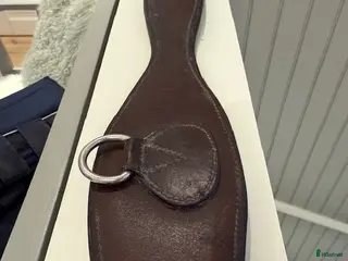 Sadeltillbehör hästutrustning till salu: Brun sadelgjord - Annons 1