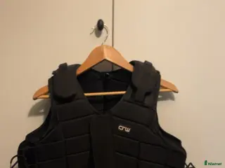 Säkerhetsvästar ryttarutrustning till salu: NÄSTAN NY SÄKERHETSVÄST i Vårgårda - Annons 13