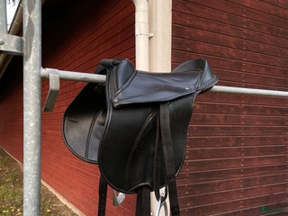 Sadlar hästutrustning till salu: Oanvänd ponnyputa i Kramfors - Annons 10