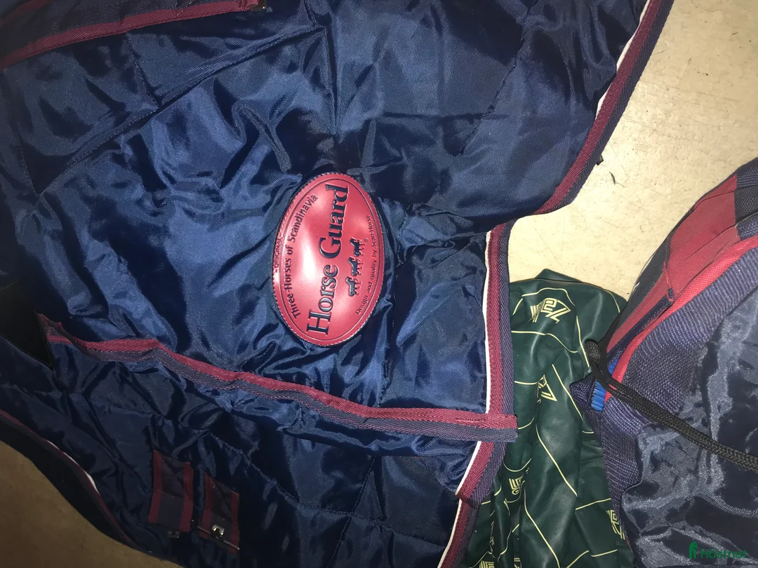 Täcken hästutrustning till salu: Tjockare täcke att ha ute  i Herrljunga - Annons 1