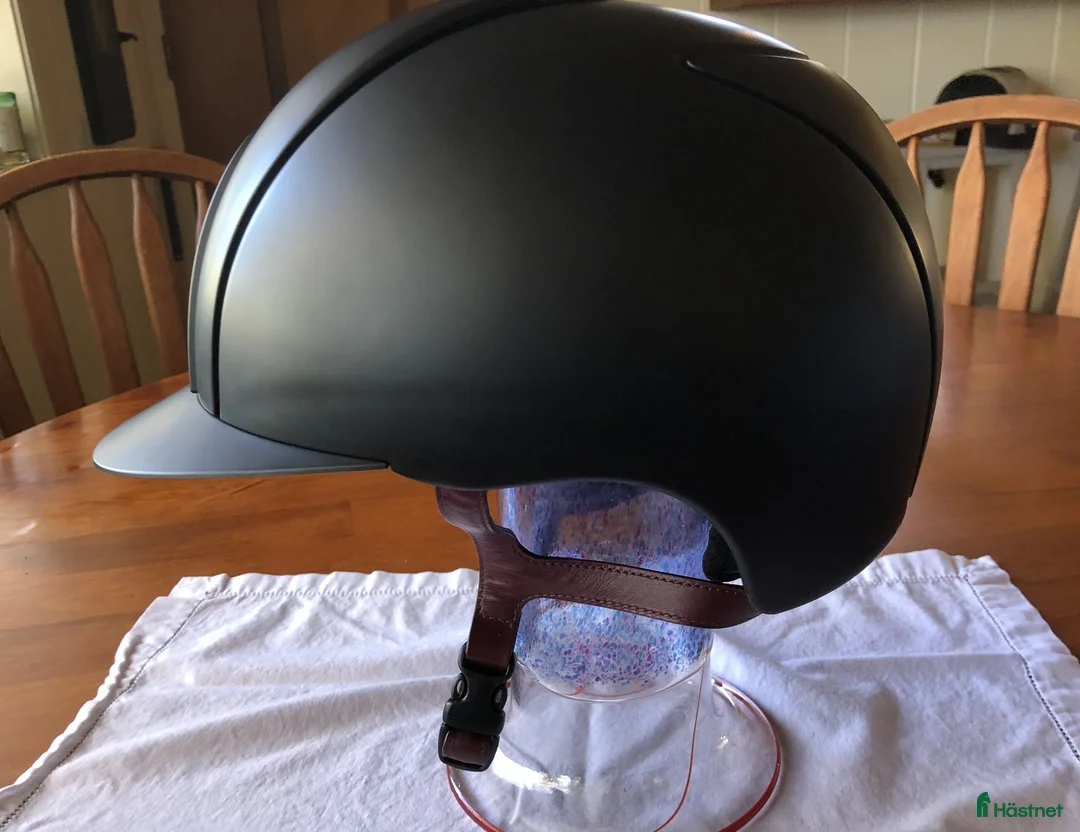 Hjälmar ryttarutrustning till salu: Kep ridhjälm i Örnsköldsvik - Annons 5