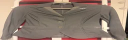 Jackor & Kavajer ryttarutrustning till salu: AA motion light tävlingskavaj Grå stl XS i Tungelsta - Annons 1