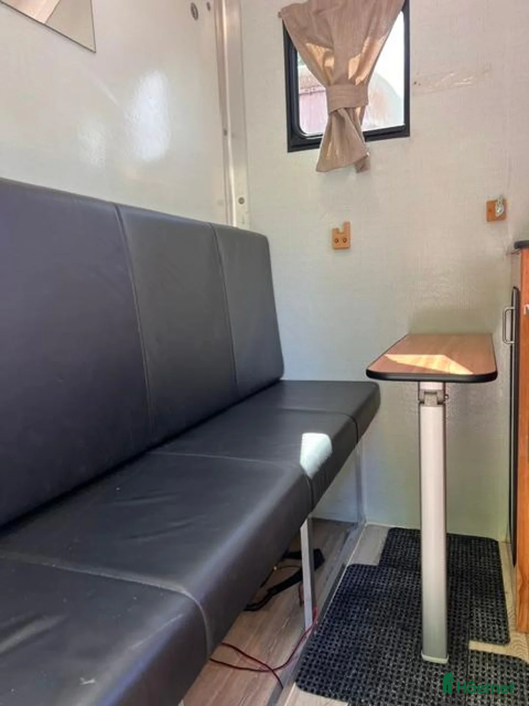 Hästtransporter  fordon & transport till salu: Equi-trek hästtransport med bodel hos Torstensons  - Annons 2