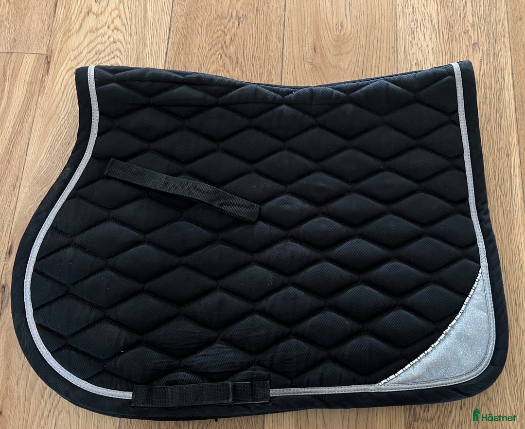 Schabrak & Vojlockar hästutrustning till salu: Schabrak Protector i Grödinge - Annons 1