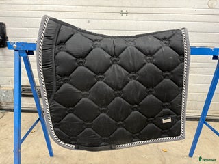 Sadeltillbehör hästutrustning till salu: Dressyrshabrak PS, ES och Mias (flera) i Täby - Annons 16