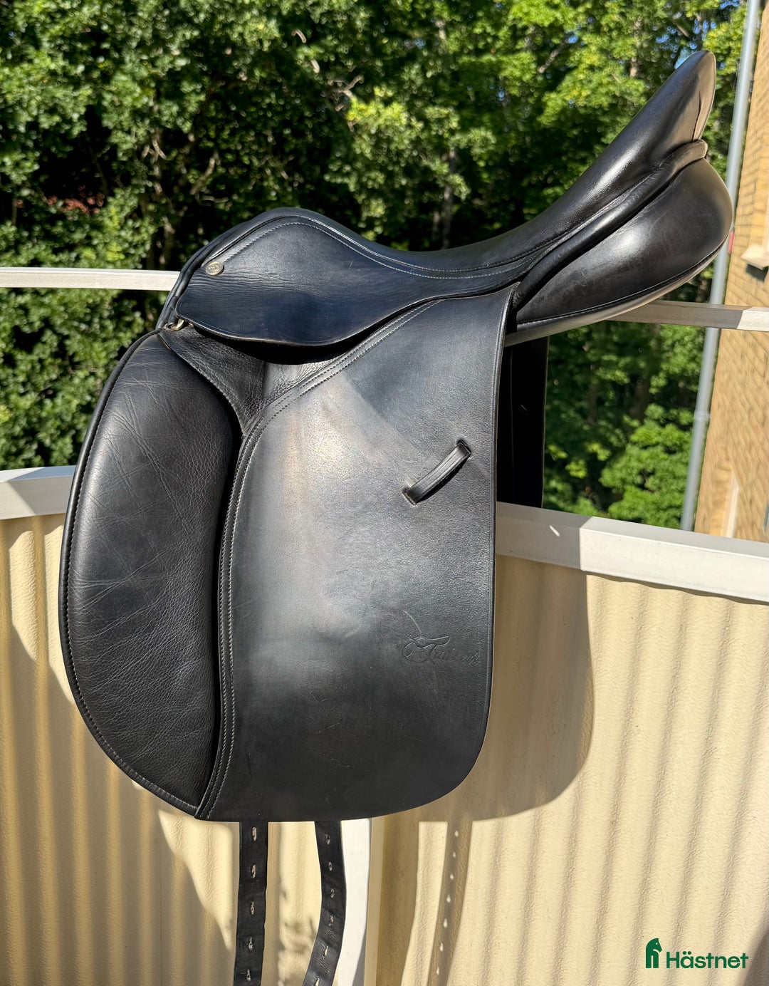 Sadlar hästutrustning till salu: Dressyrsadel Trainers 17” MW i Göteborg - Annons 1