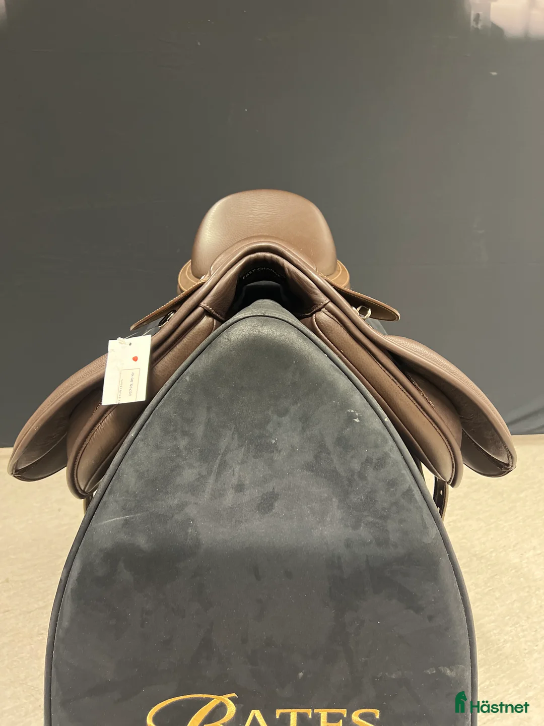 Sadlar hästutrustning till salu: Helt ny Bates dressyr i Borlänge - Annons 3