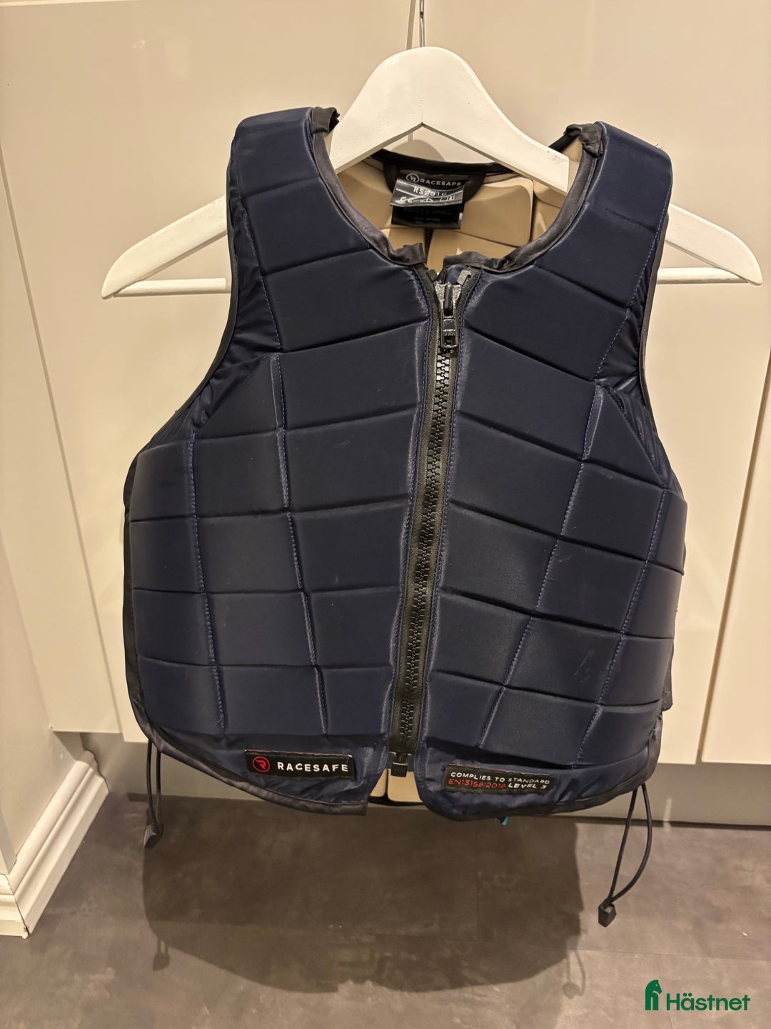 Säkerhetsvästar ryttarutrustning till salu: Racesafe i Ingelstad - Annons 1
