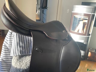 Sadlar hästutrustning till salu: Pedantskött Prestige Paris Classic i kalvskinn i Löddeköpinge - Annons 5