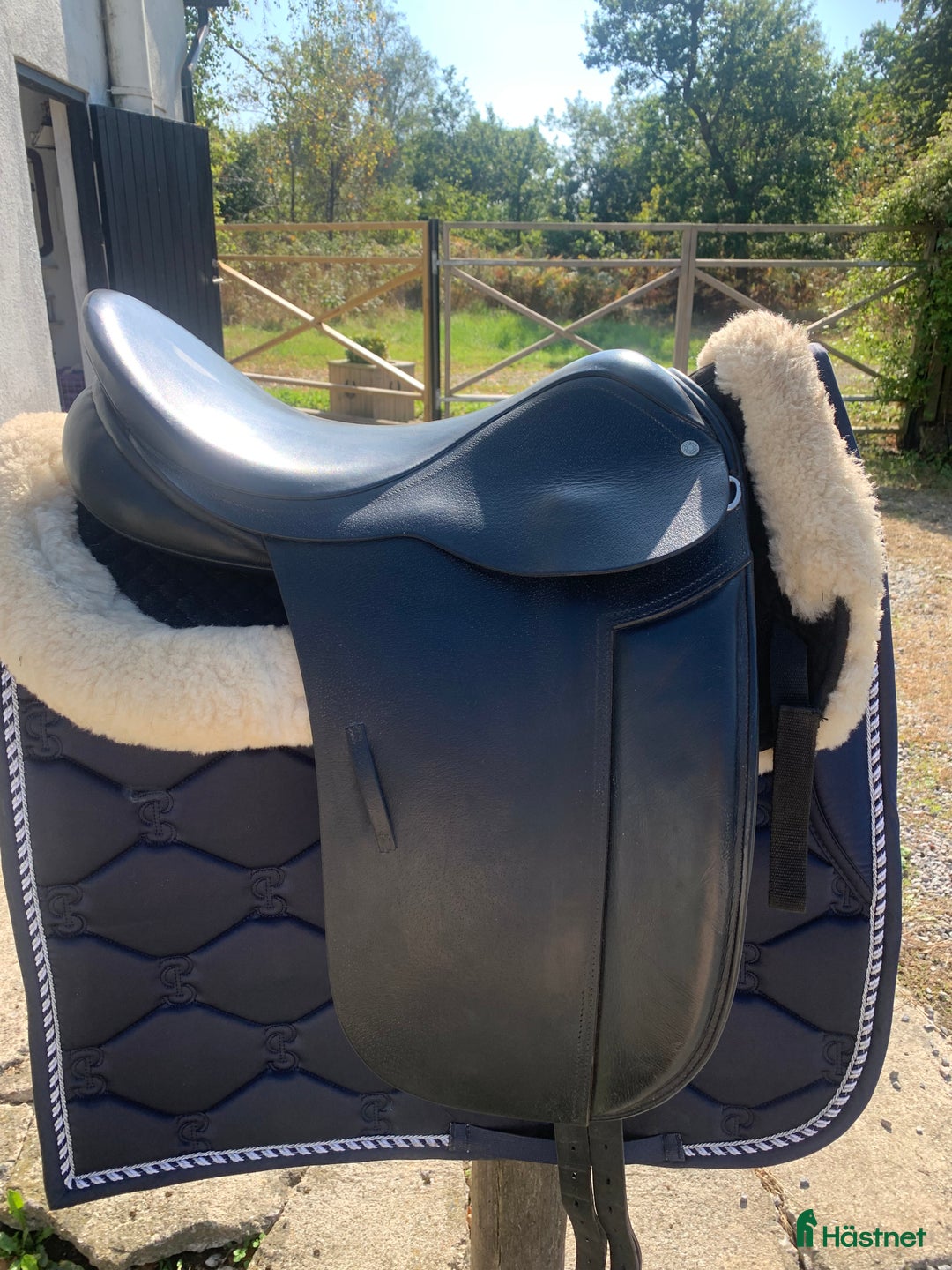 Sadlar hästutrustning till salu: Dressyrsadel Cliff Barnsby  i Sölvesborg - Annons 2