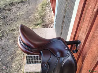 Sadlar hästutrustning Equipe Synergy hoppsadel - Annons 1