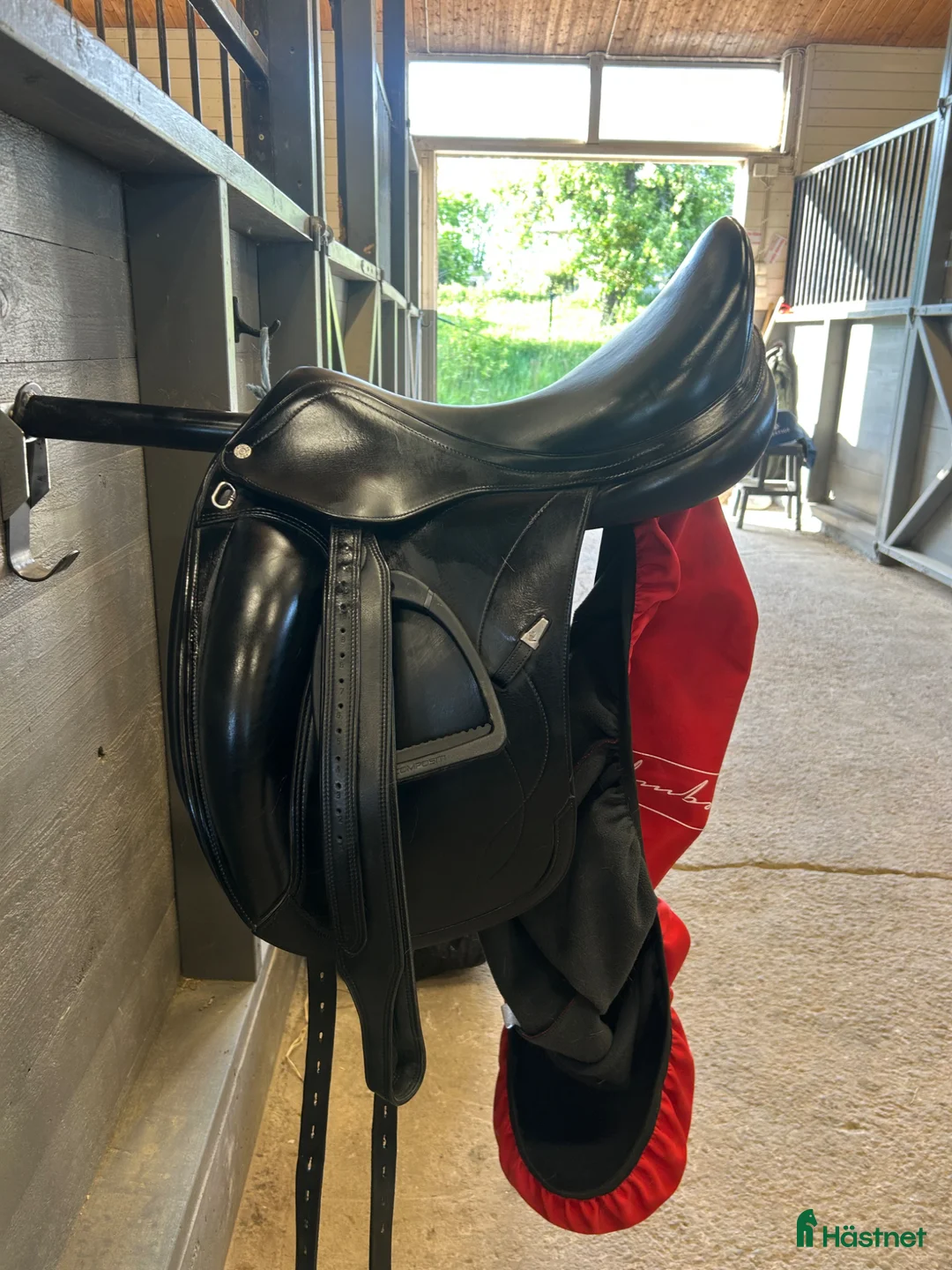 Sadlar hästutrustning till salu: Equipe Olympia Monoflap 17,5” N M +1 - Annons 1