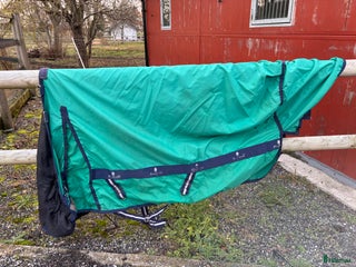Täcken hästutrustning till salu: Snyggt regntäcke i Lund - Annons 6