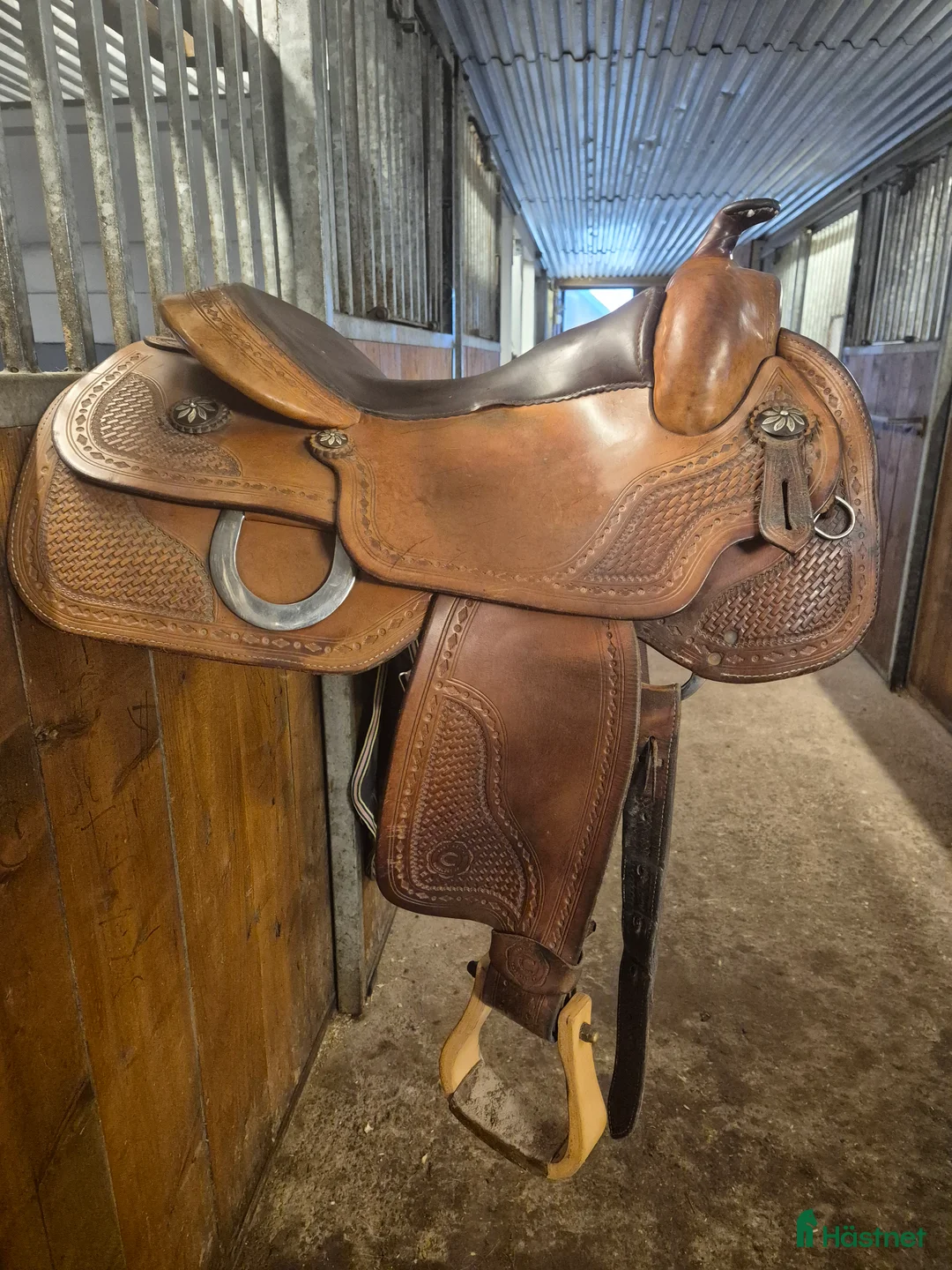 Sadlar hästutrustning till salu: Continental Classic 140 - Annons 1