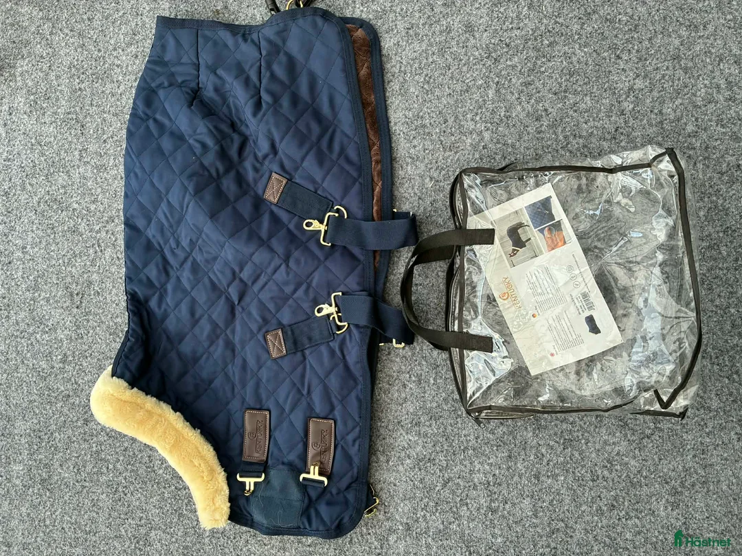 Täcken hästutrustning till salu: Kentucky Show Rug Tiny Kollektion Navy stl 70 - Annons 1