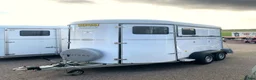 Hästtransporter  fordon & transport till salu: Fautras Oblic+2 för omgående leverans - Annons 4