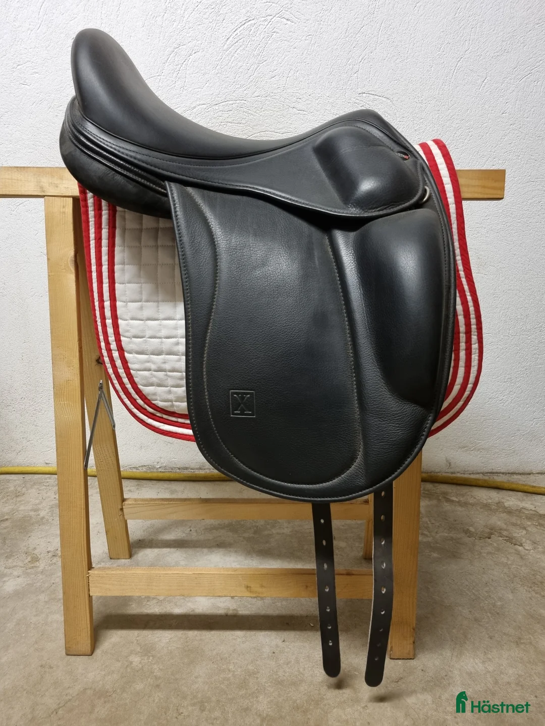 Sadlar hästutrustning till salu: Eques X i Gärsnäs - Annons 1