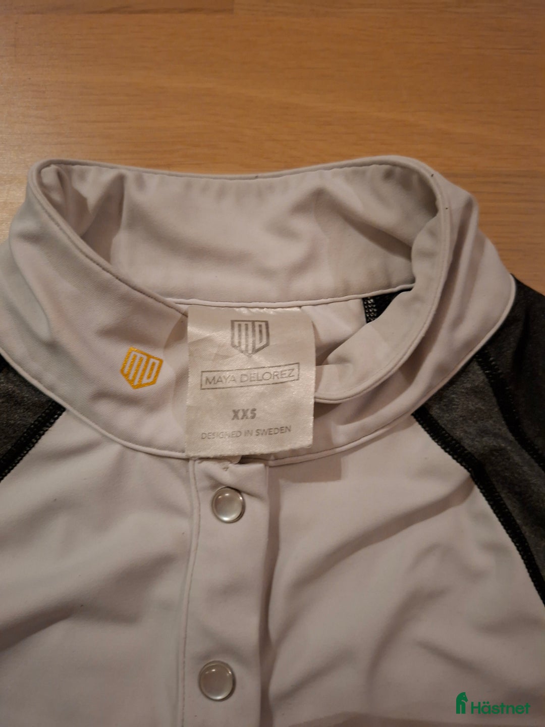 Övrigt Ridkläder ryttarutrustning till salu: Maya delorez ridtröja i Örebro - Annons 2