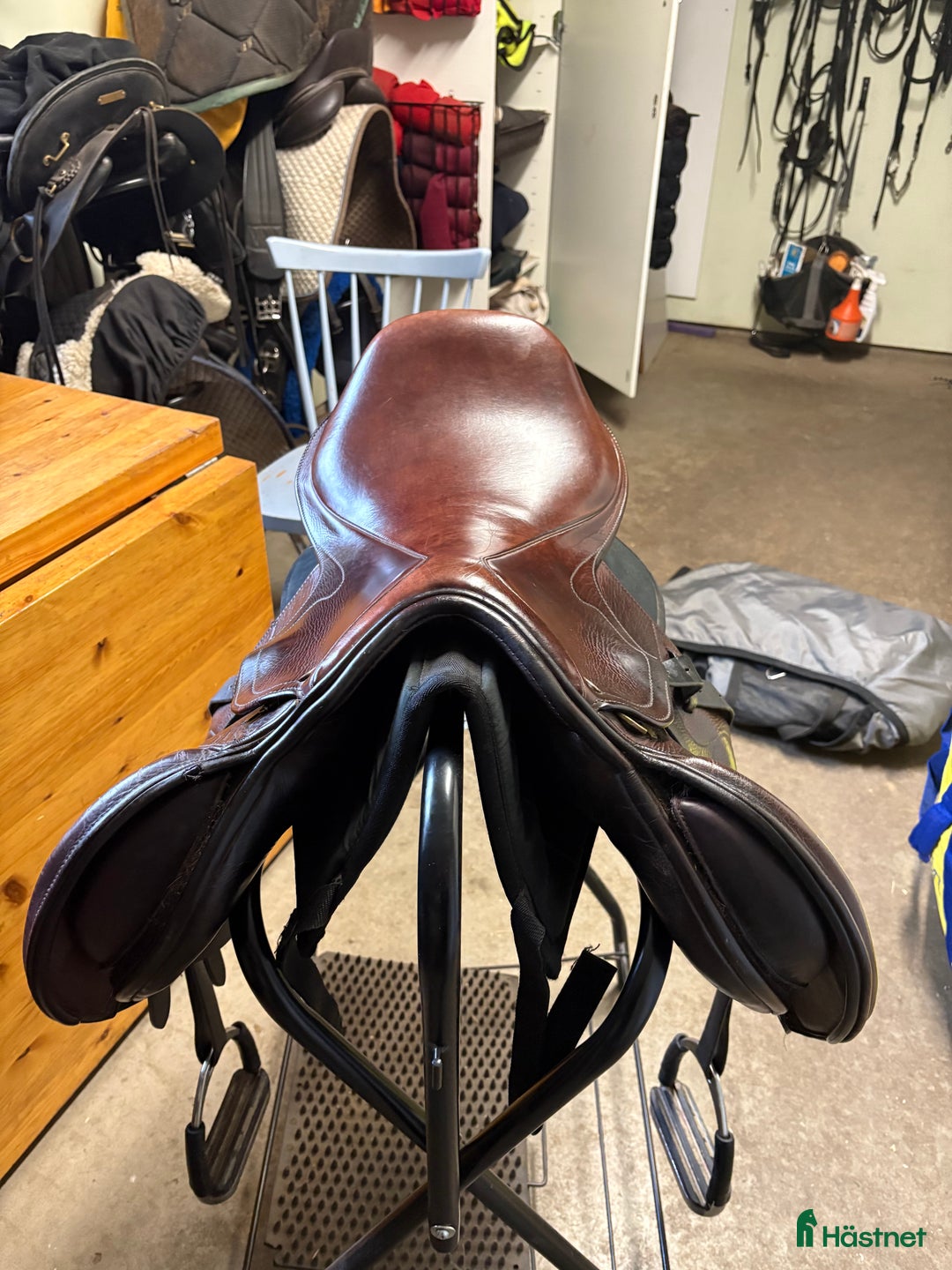 Sadlar hästutrustning till salu: Brun hoppsadel  i Gnarp - Annons 3