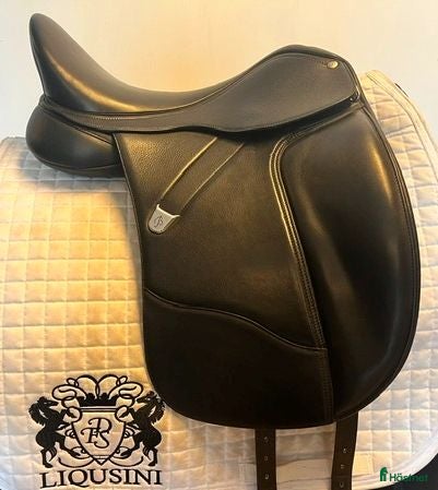 Sadlar hästutrustning Dressyrsadel Bates Dressage 17" - Annons 4