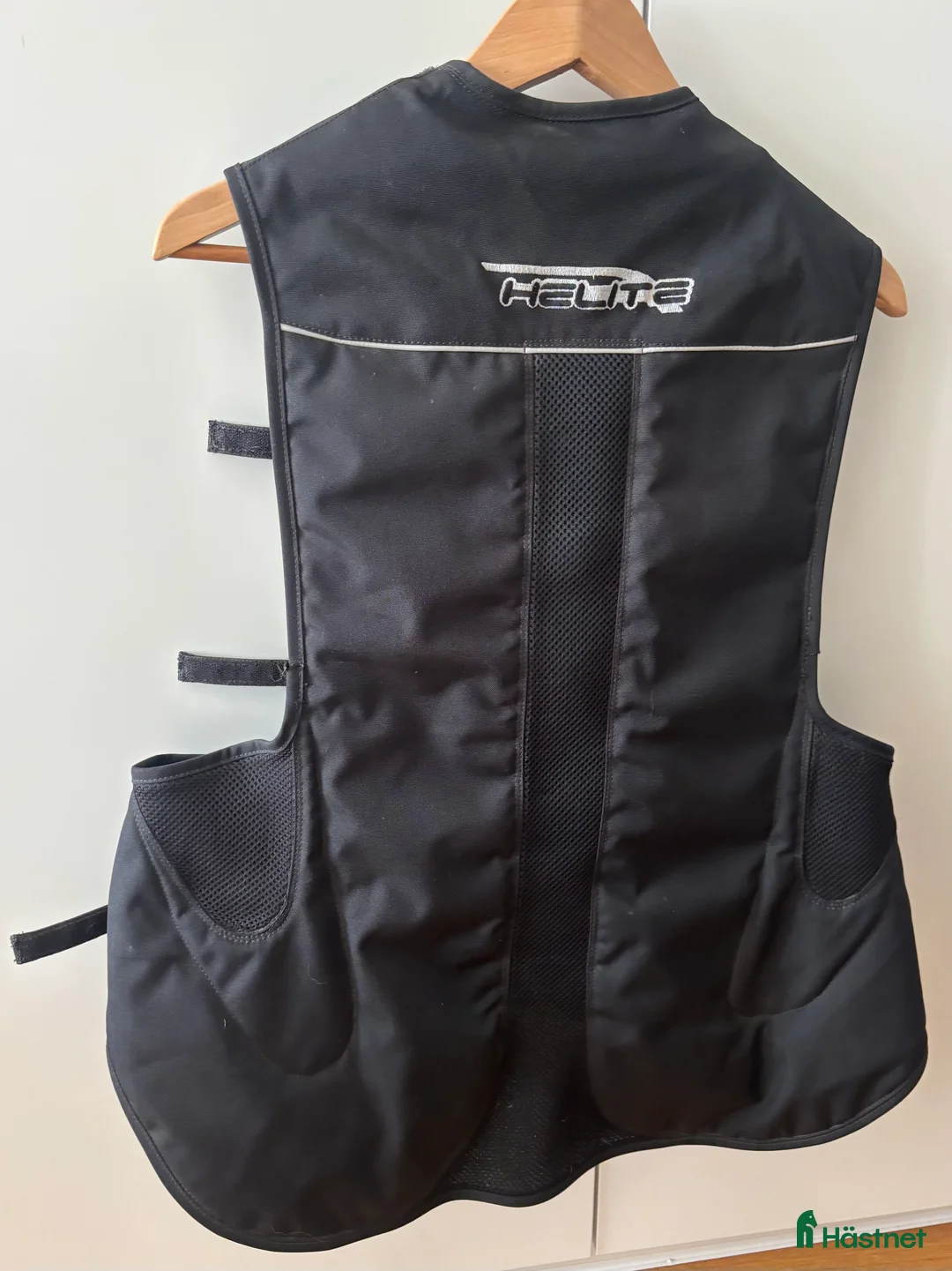 Säkerhetsvästar ryttarutrustning till salu: Helite Air Säkerhetsväst  i Särö - Annons 2