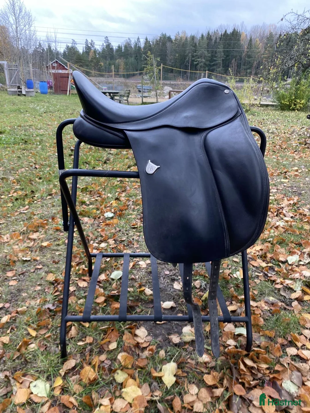 Sadlar hästutrustning till salu: Fin dressyrsadel - Annons 1