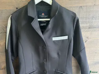 Jackor & Kavajer ryttarutrustning till salu: Tävlingskavajer i Fjärås - Annons 6