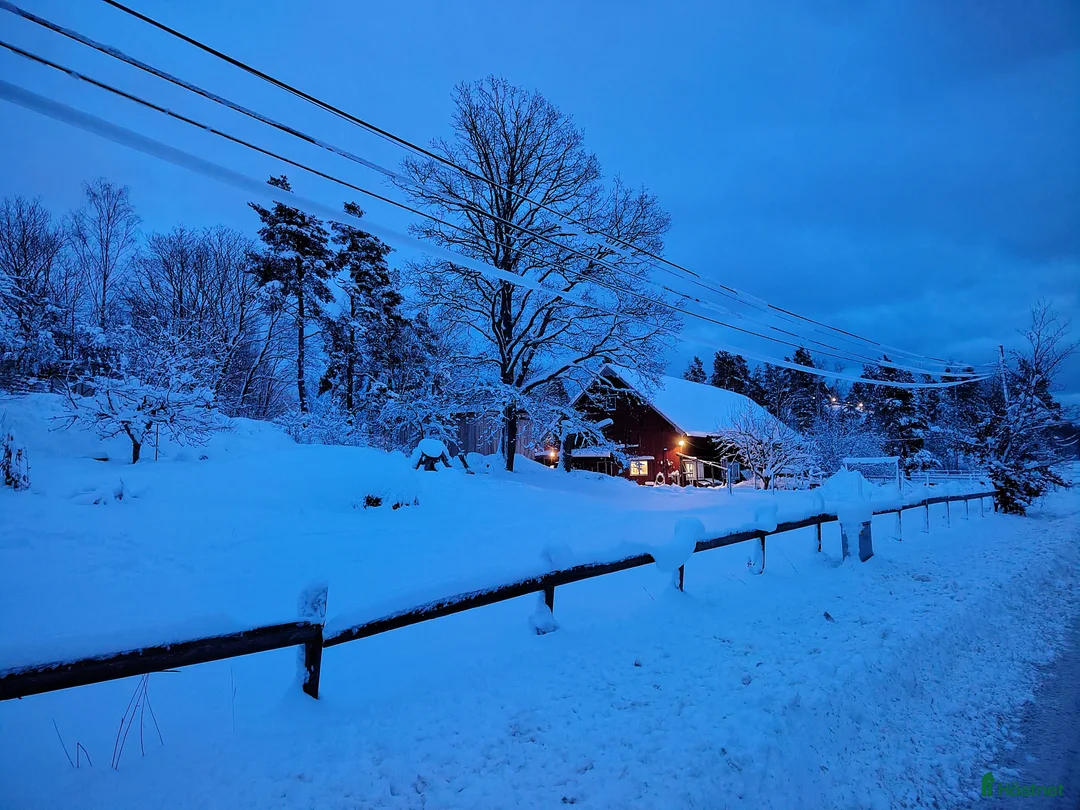  stallplats finnes: Två-Tre stallplatser i Tungelsta uthyres.  - Annons 12