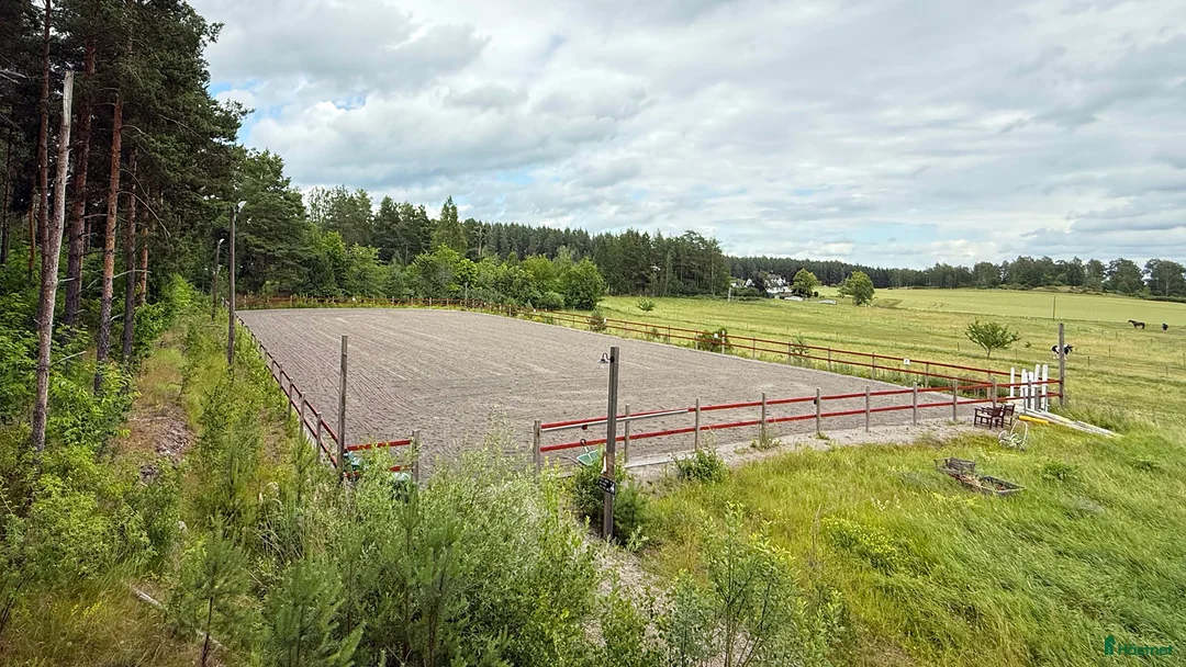  stallplats finnes: Stallplats med ridhus nära Norrköping (liten häst) i Norrköping - Annons 5