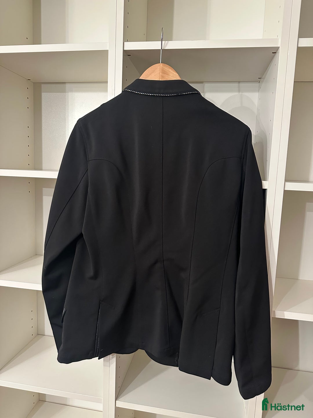 Jackor & Kavajer ryttarutrustning till salu: Tävlingskavaj från Pikeur i Göteborg - Annons 2