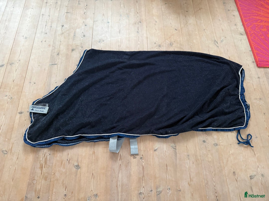 Täcken hästutrustning till salu: Fint flecce täcke! i Höllviken - Annons 2