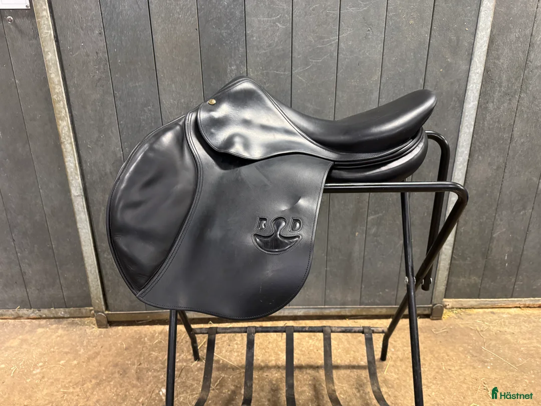 Sadlar hästutrustning till salu: Bruno Delgrange Virtuose i Sandhem - Annons 1