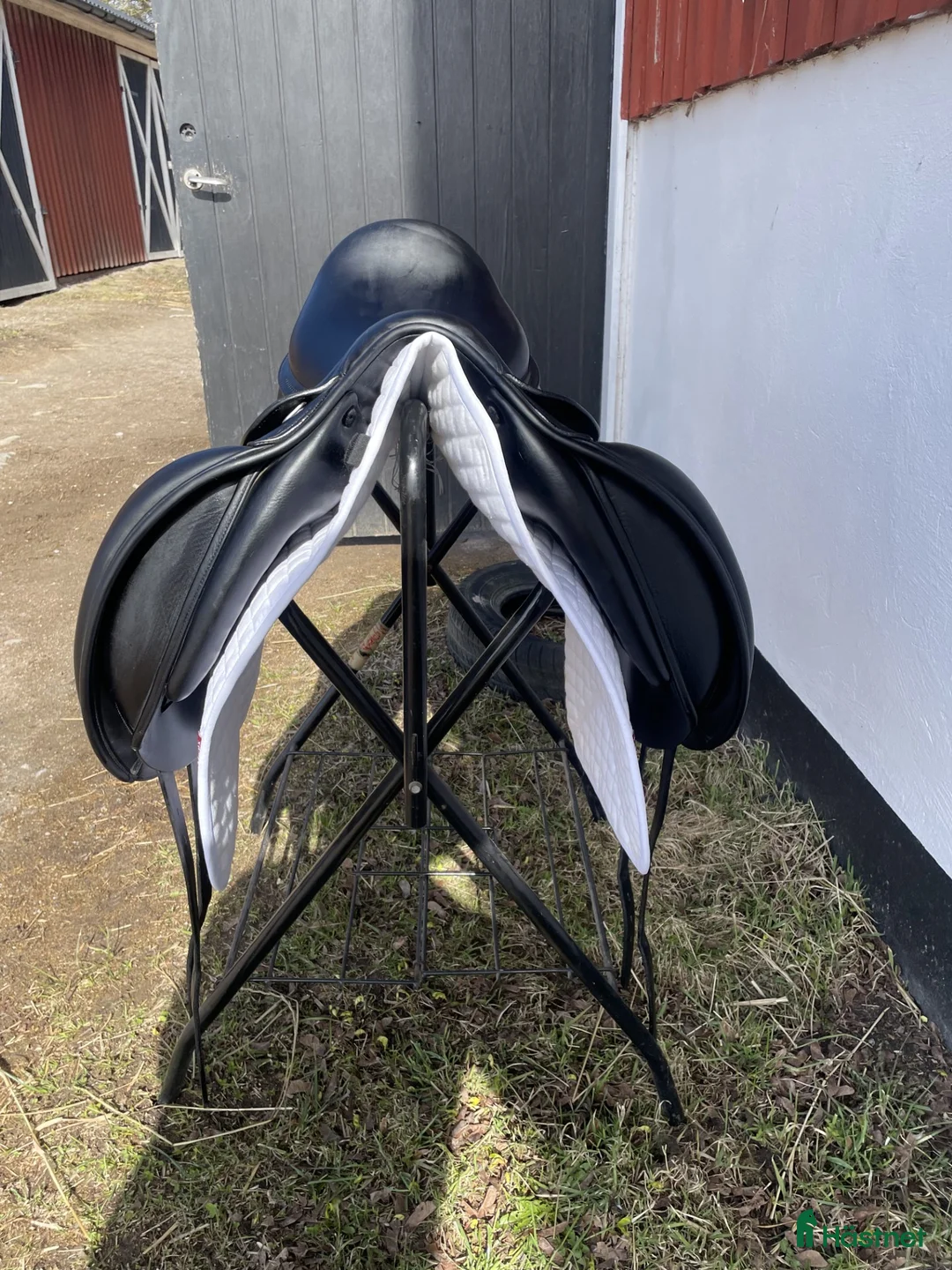 Sadlar hästutrustning till salu: Välskött Amerigo dressyrsadel i Ronneby - Annons 4