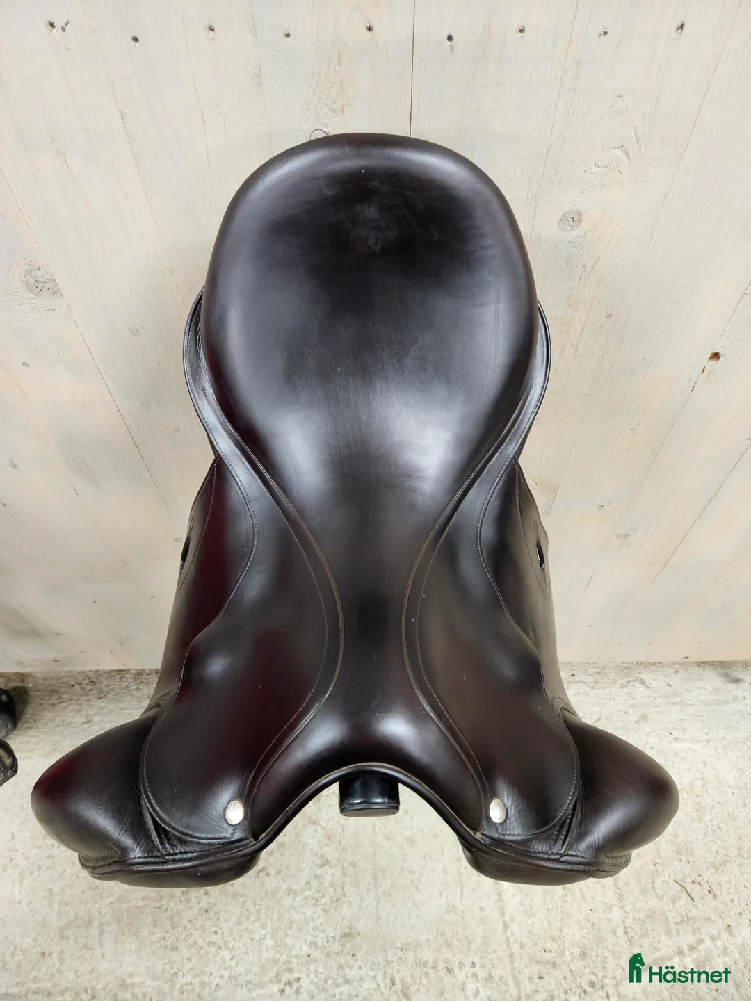 Sadlar hästutrustning till salu: Mörkbrun underbar sadel i Kåge - Annons 4