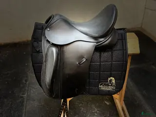 Sadlar hästutrustning REA 90% Ideal Paulara Dressyr 17”M svart i Knivsta - Annons 4