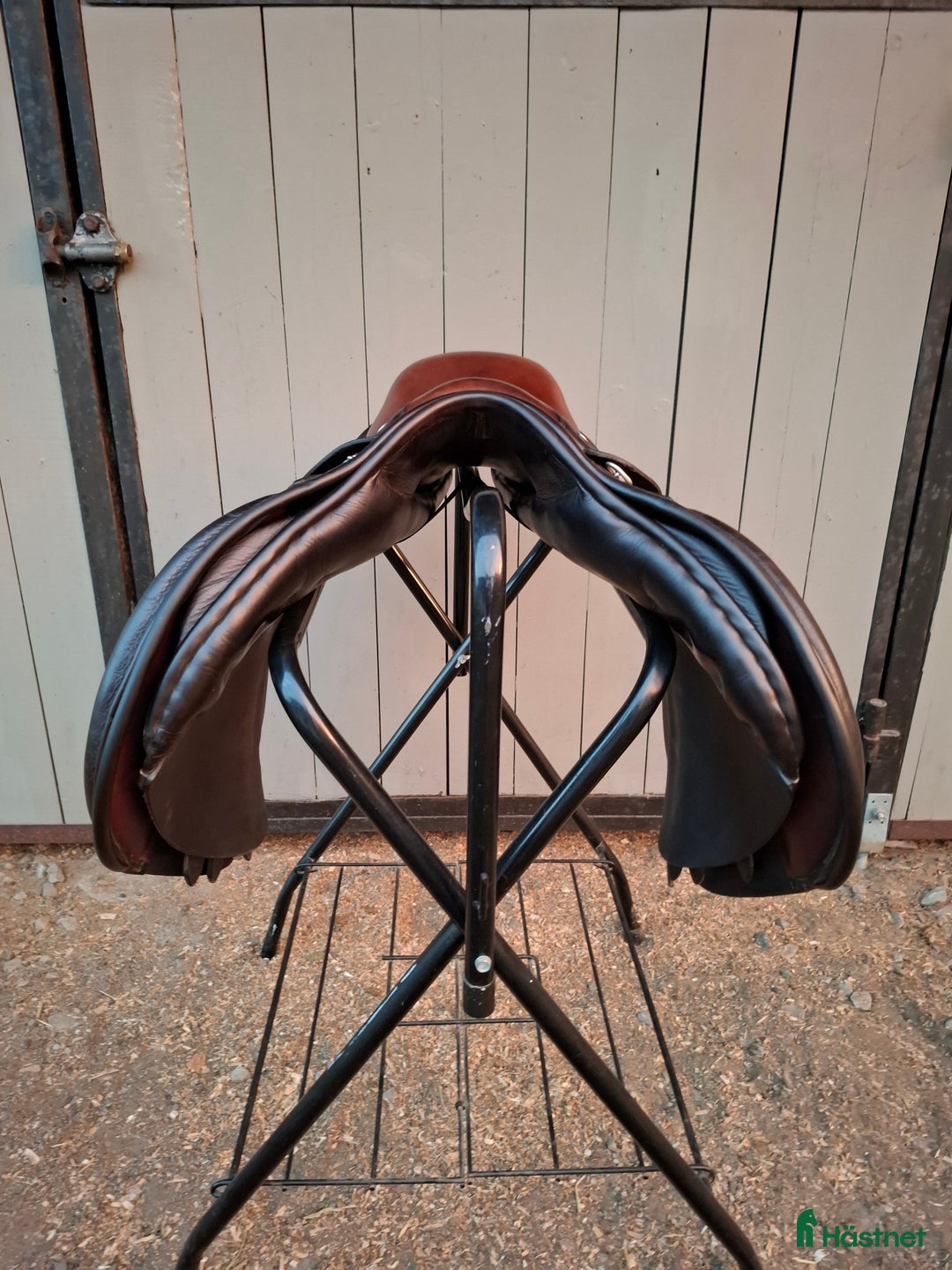 Sadlar hästutrustning till salu: Trevlig hoppsadel i Fritsla - Annons 3