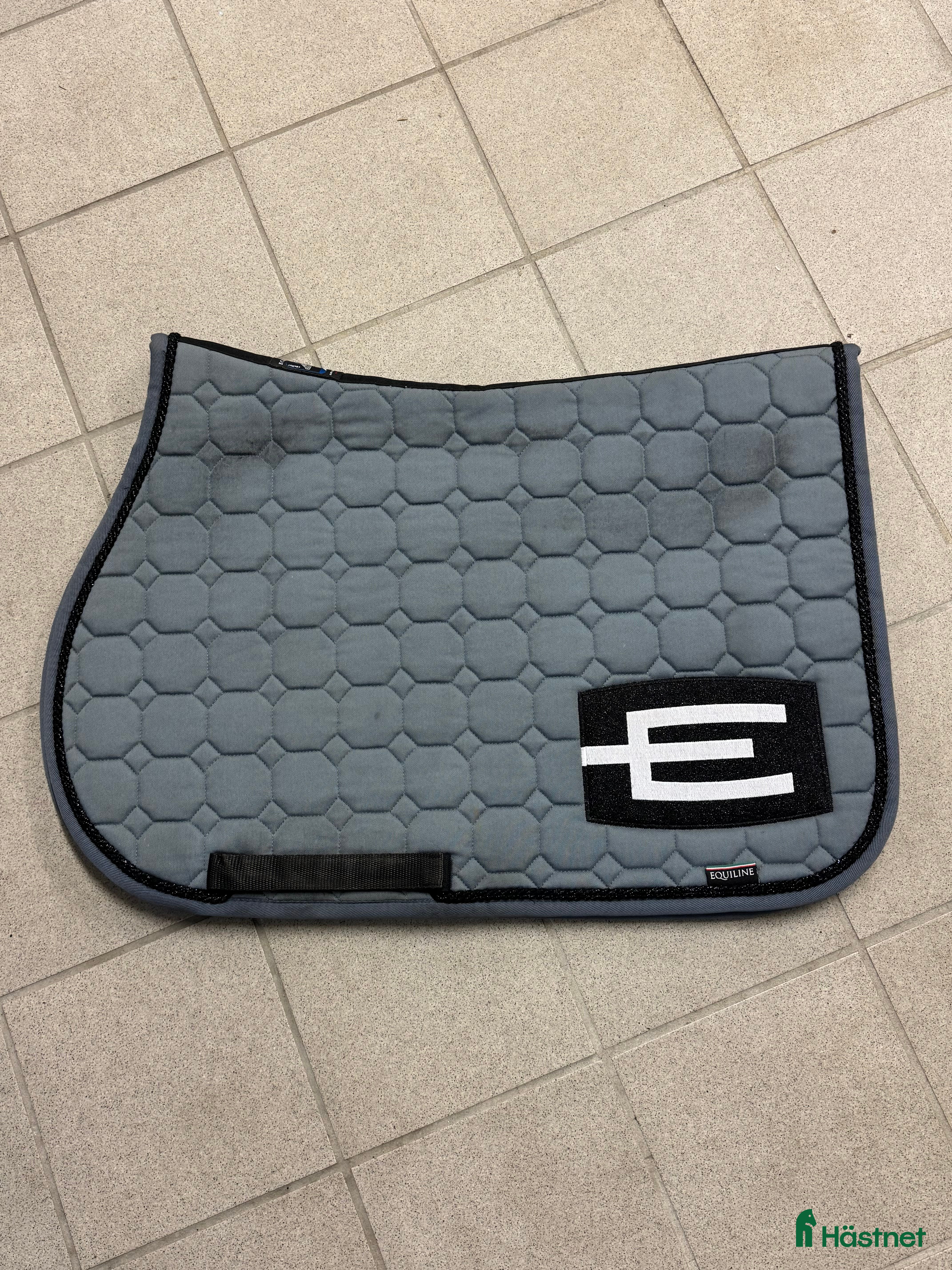 Schabrak & Vojlockar hästutrustning Equiline schabrak  i Vänersborg - Annons 12