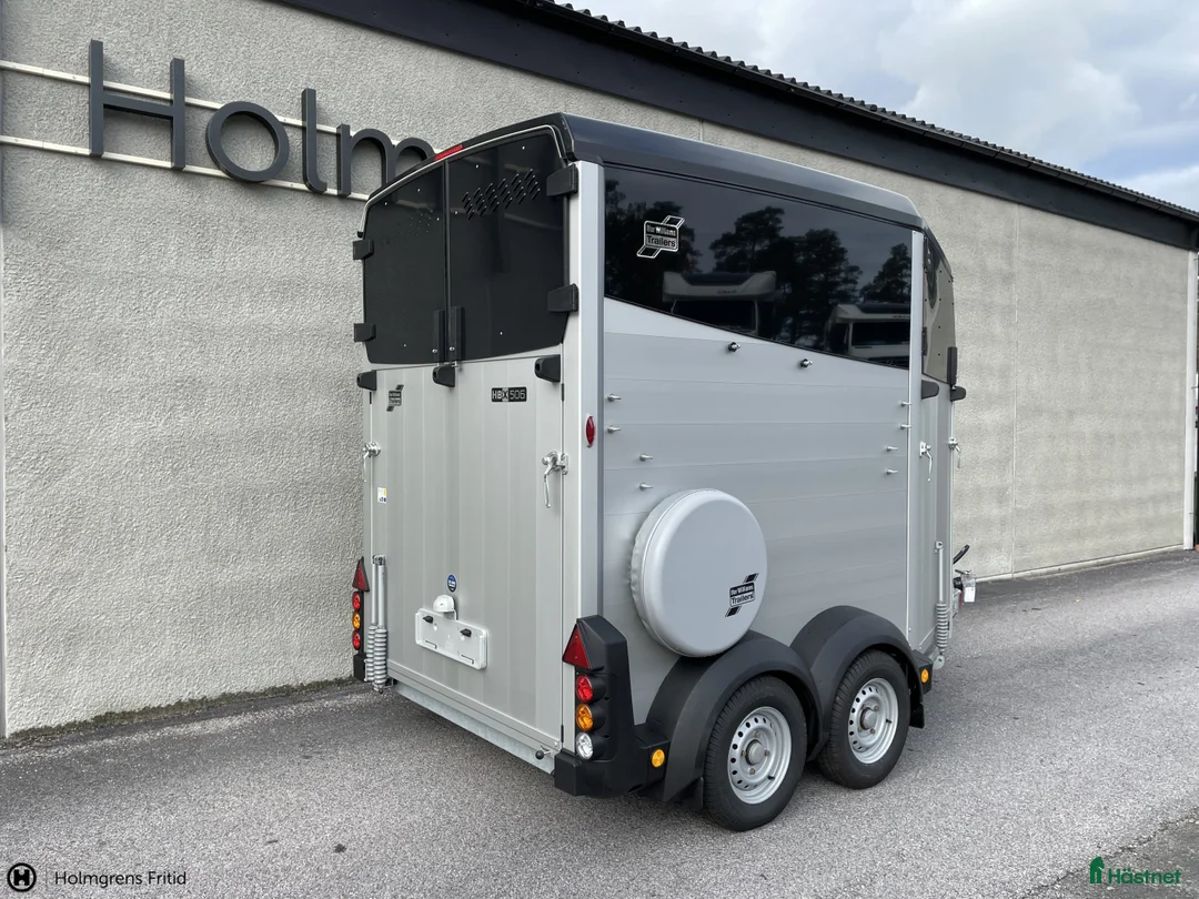 Hästtransporter  fordon & transport till salu: Hästsläp för 2 hästar med dubbla överluckor  i Västervik - Annons 1