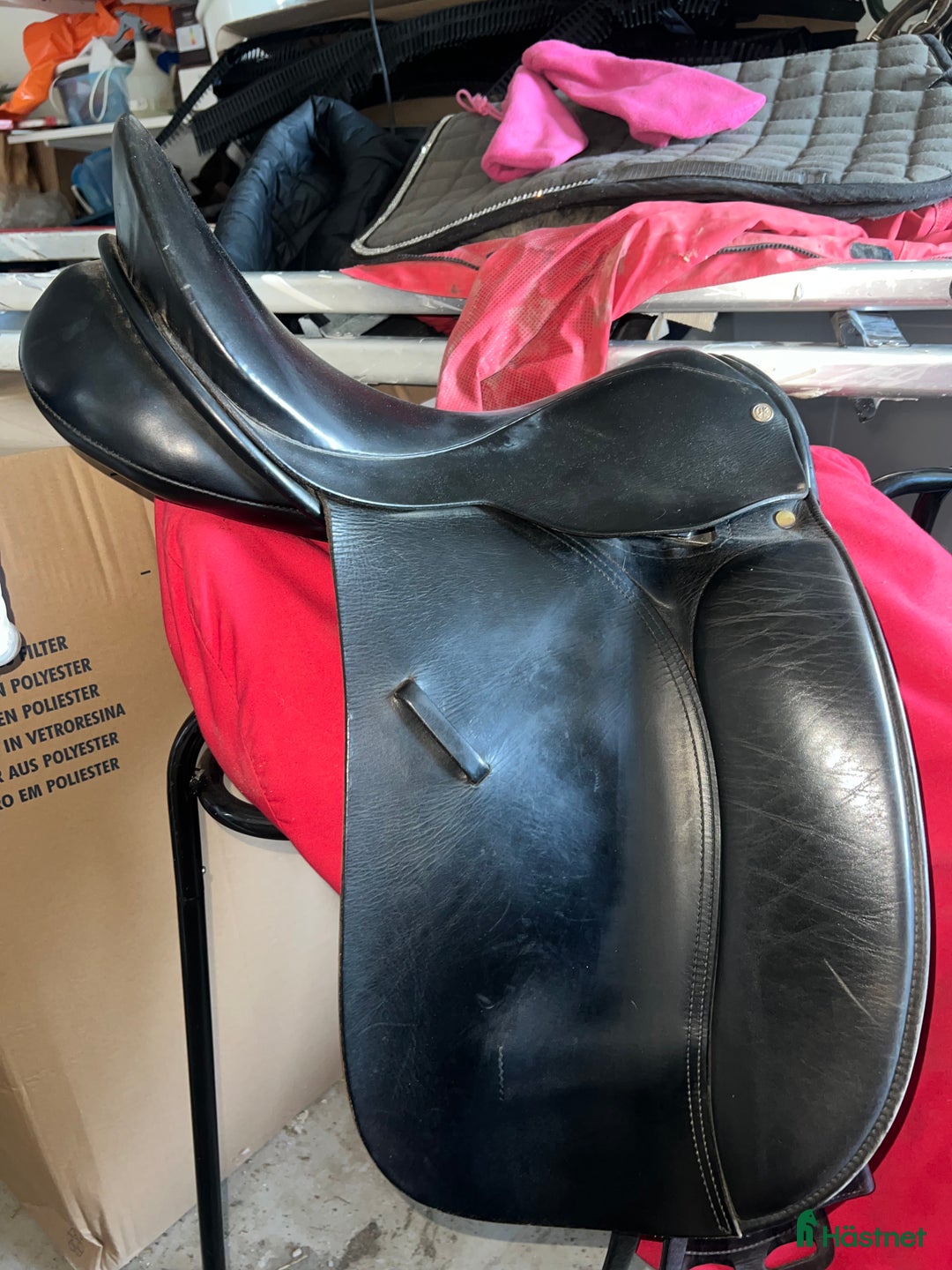 Sadlar hästutrustning till salu: Svart dressyrsadel  i Enskededalen - Annons 1