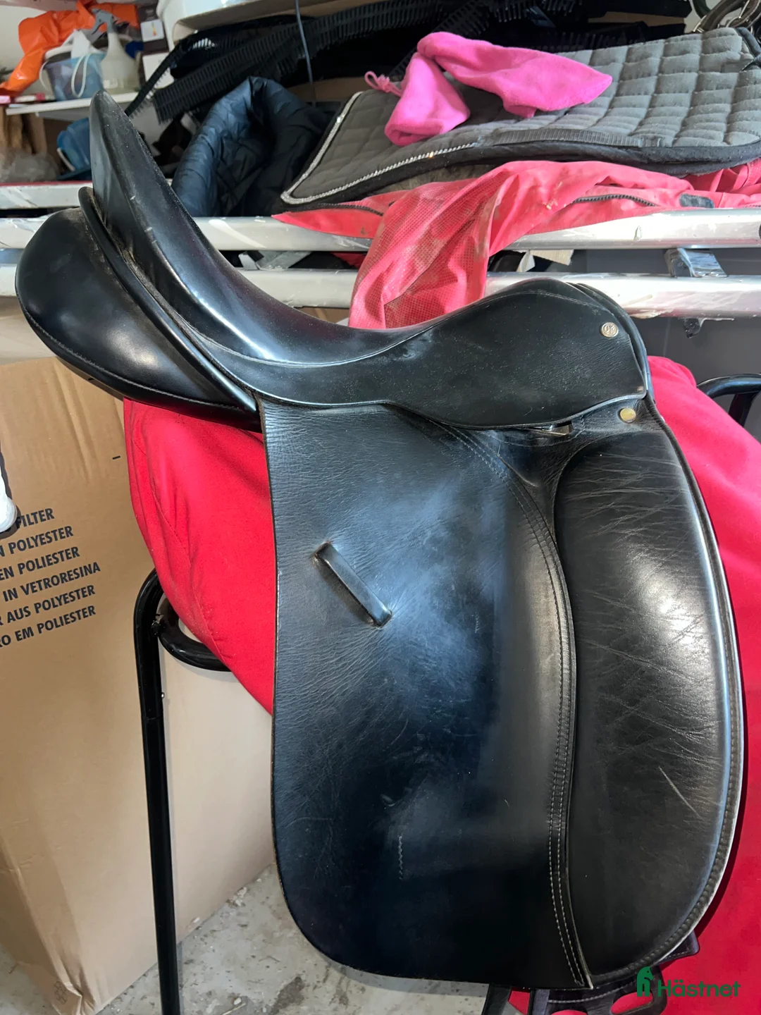 Sadlar hästutrustning till salu: Svart dressyrsadel  i Enskededalen - Annons 1