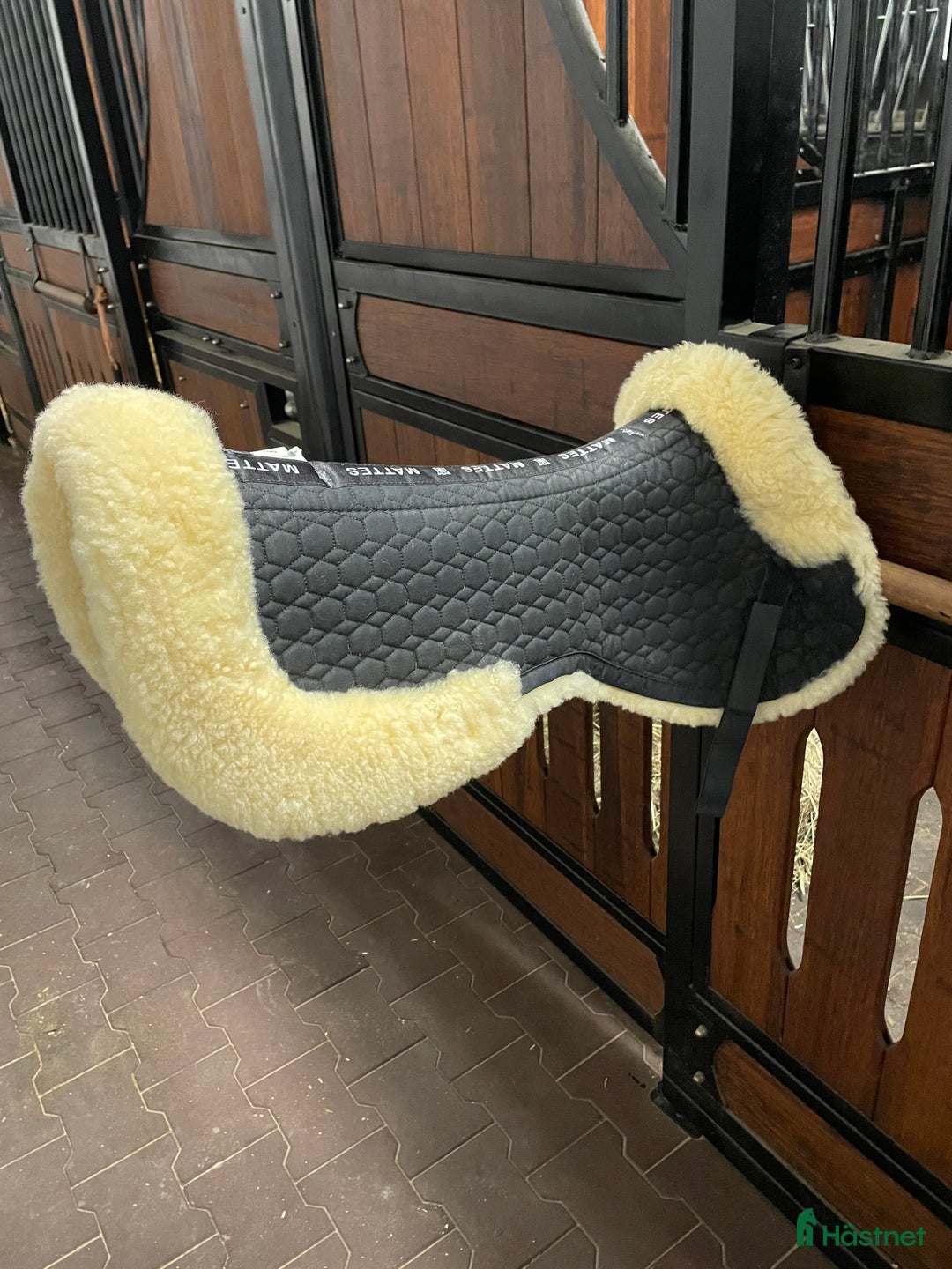 Sadeltillbehör hästutrustning till salu: Fårskinnspadd från Mattes i Västerås - Annons 2