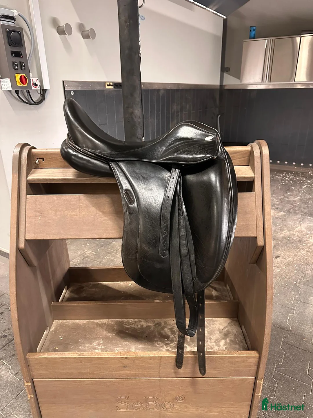 Sadlar hästutrustning till salu: Santa Cruz Platinum Leopold  i Kista - Annons 1