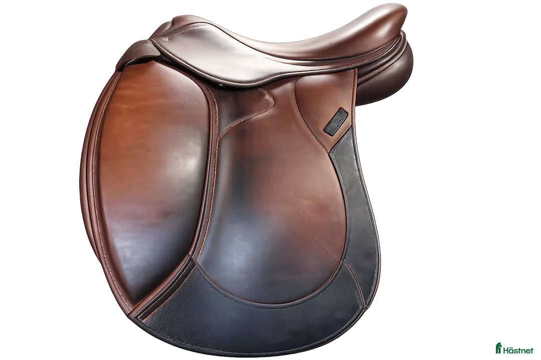 Sadlar hästutrustning till salu: Välvårdad ErgoX2 Courage 16 tum säte Bom XW  i Klippan - Annons 2