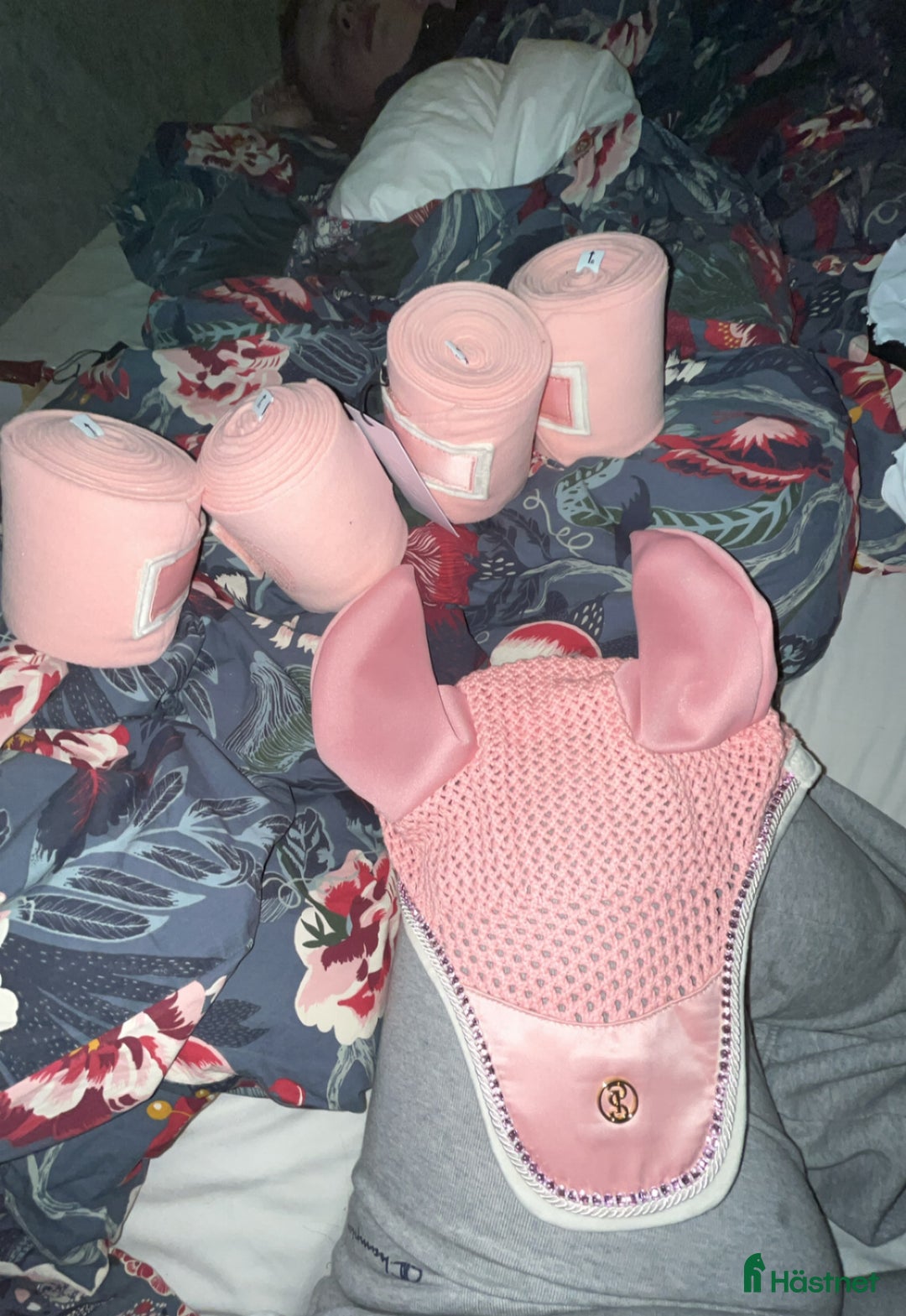 Övrig Hästutrustning hästutrustning till salu: huva & benskydd  i Västerås - Annons 1