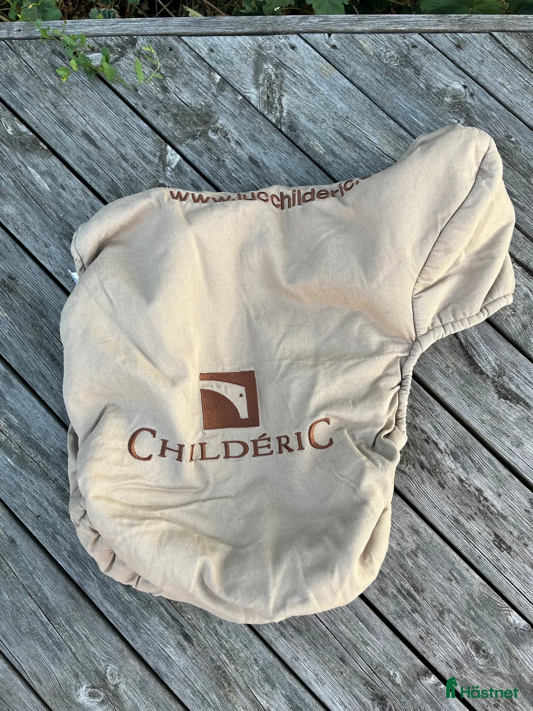 Sadeltillbehör hästutrustning till salu: Childeric dressyrsadelskydd teddyfodrat - Annons 1