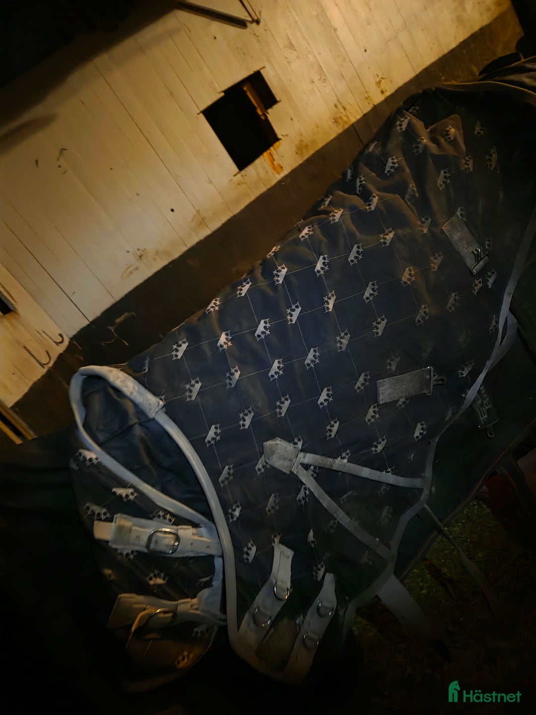 Täcken hästutrustning till salu: 3 utetäcken  i Johannishus - Annons 2