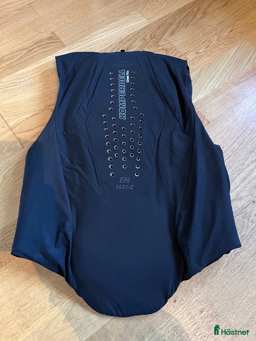 Säkerhetsvästar ryttarutrustning till salu: Komperdell Säkerhetsväst i Västerås - Annons 2