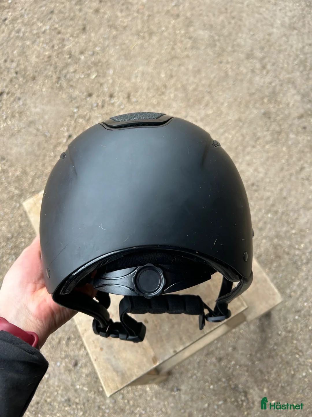 Hjälmar ryttarutrustning till salu: Super fin hjälm i nyskick!  - Annons 2